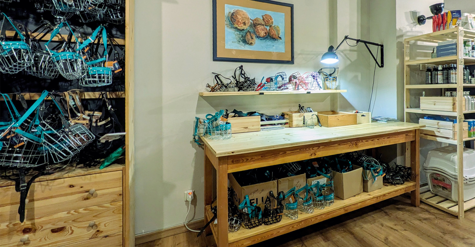 Pudelwohl & Mopsfidel – alles Gute rund ums Tier: Maulkorbberatung, Futter, Pflegeprodukte, Zubehör, Spielzeug und vieles mehr im Fachgeschäft für Hunde & Katzen in Weimar / Thüringen.